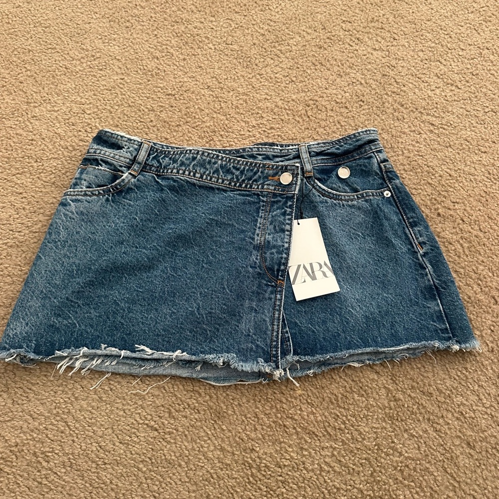 Zara Crossover mini jean skirt